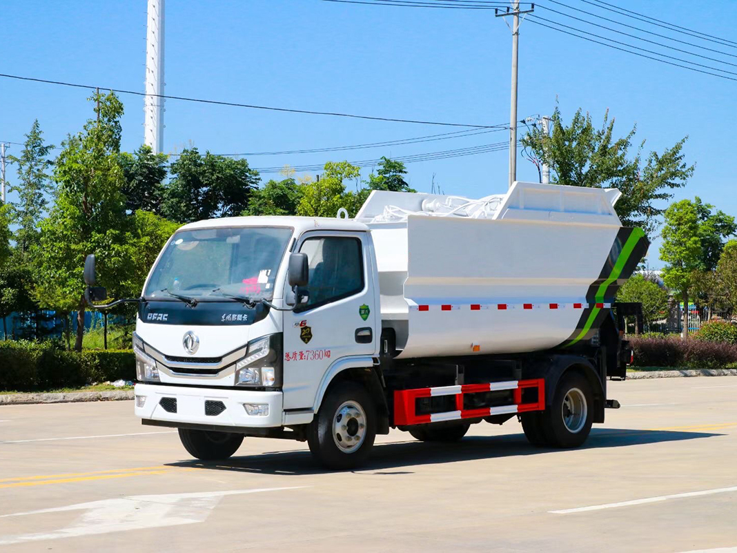 東風(fēng)小多利卡無(wú)泄漏后掛桶垃圾車(chē)