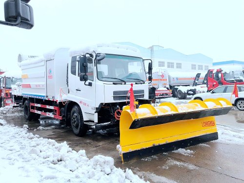 東風(fēng)天錦多功能抑塵除雪車(chē)